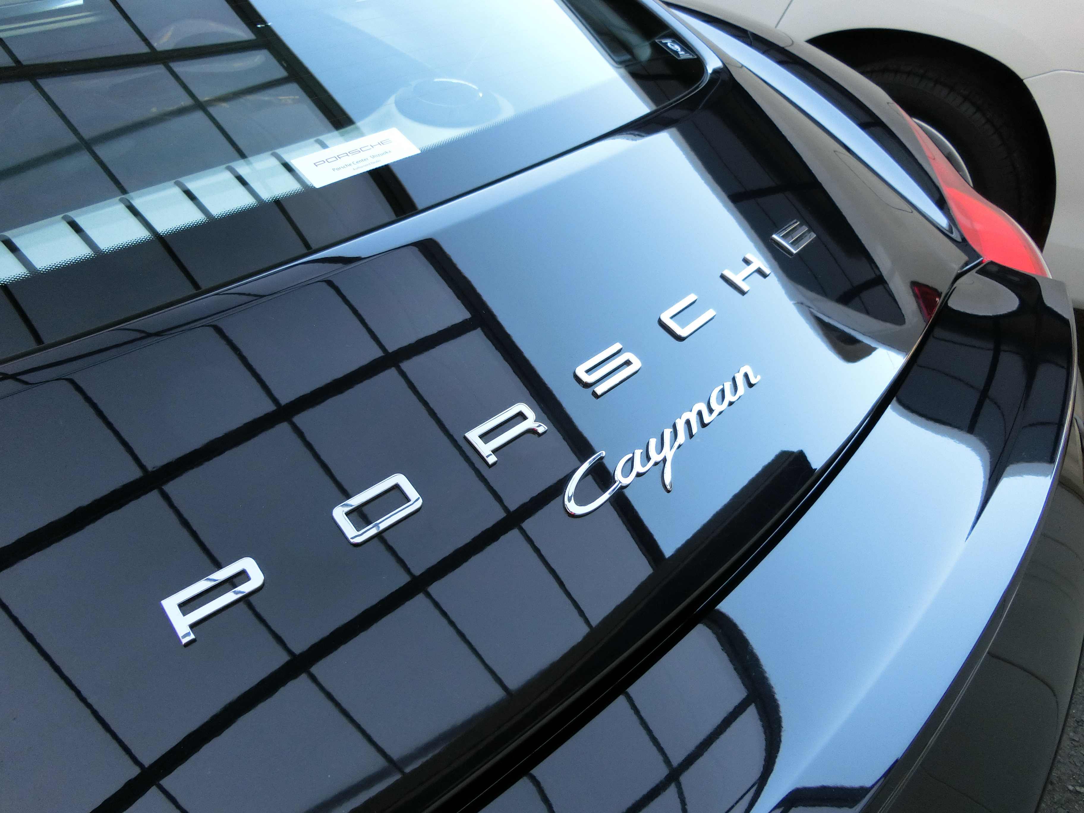 エンブレム細部の汚れ落としとコーティング 齊藤 美装